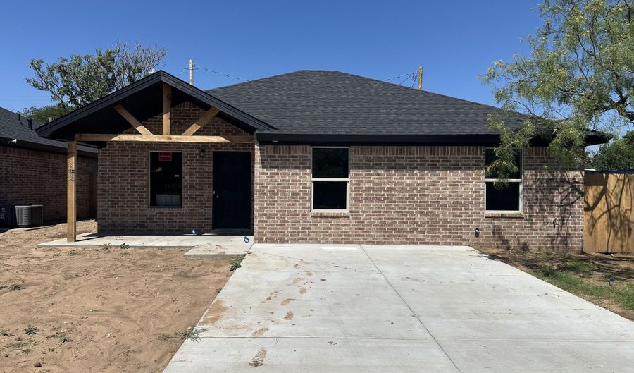 303 Ave L, Abernathy, TX 79311 - 3 Beds, 2 Bath