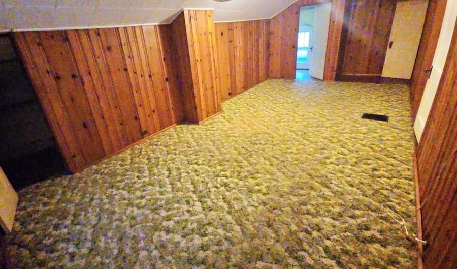 605 Mechanic St, Alton, IL 62002 - 3 Beds, 1 Bath