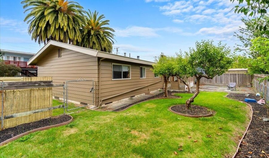 2345 Wilson St, Arcata, CA 95521 - 3 Beds, 2 Bath