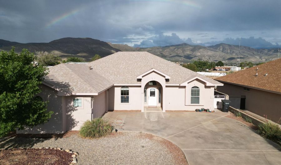 3296 Robert H Bradley Dr, Alamogordo, NM 88310 - 3 Beds, 2 Bath