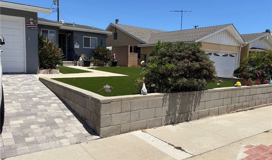 21510 Linda Dr, Torrance, CA 90503 - 3 Beds, 2 Bath