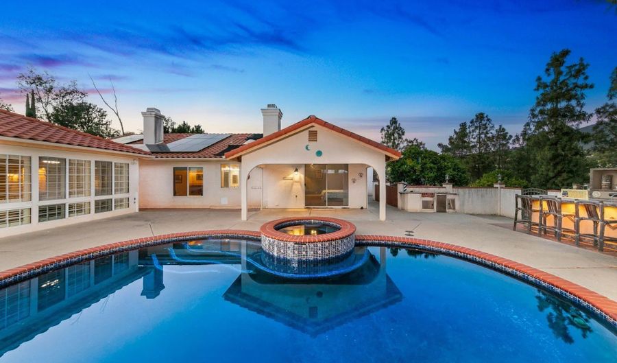 2389 Victoria Cir, Alpine, CA 91901 - 4 Beds, 5 Bath