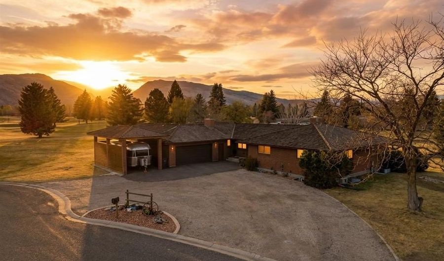5 Driver Clb, Cody, WY 82414 - 6 Beds, 3 Bath