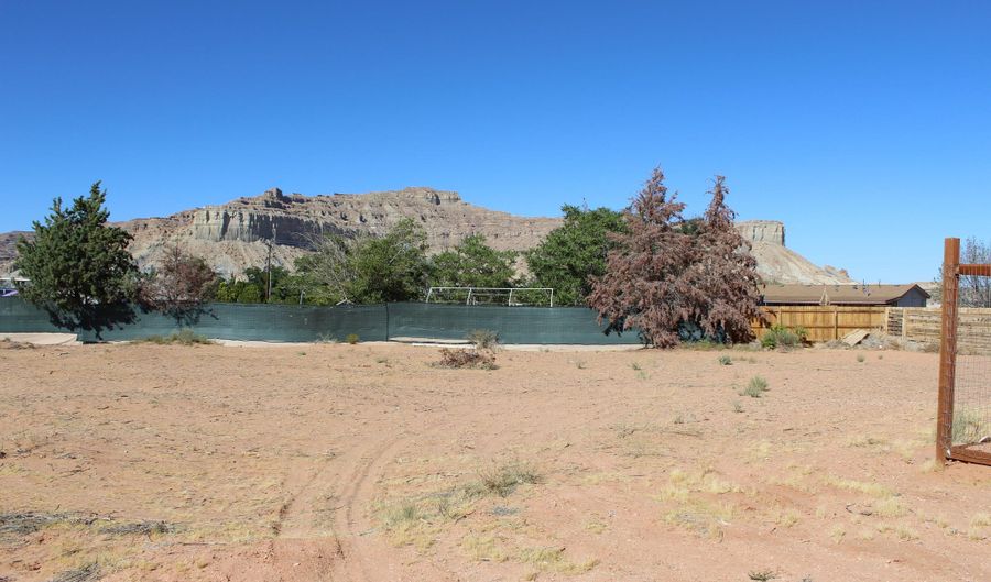 1015 E Canyon Dr, Big Water, UT 84741 - 3 Beds, 2 Bath