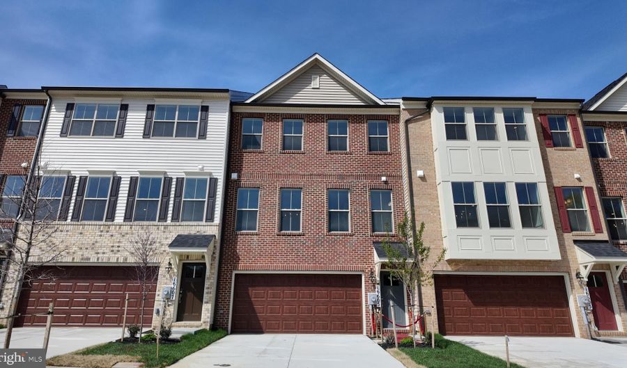 16605 ARUBA Dr, Accokeek, MD 20607 - 3 Beds, 4 Bath
