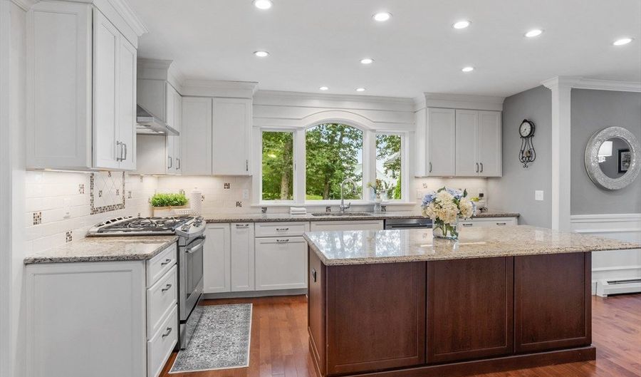 33 Highland Ave, Ayer, MA 01432 - 5 Beds, 4 Bath
