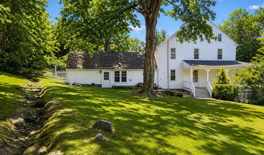 443 Amity Rd, Bethany, CT 06524 - 4 Beds, 2 Bath
