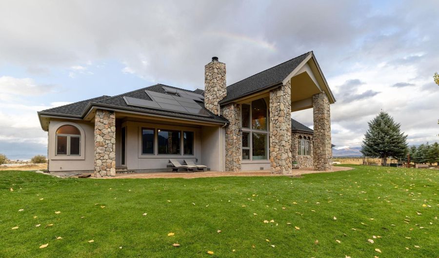 615 W Fork Vista Ln, Gardnerville, NV 89460 - 4 Beds, 3 Bath