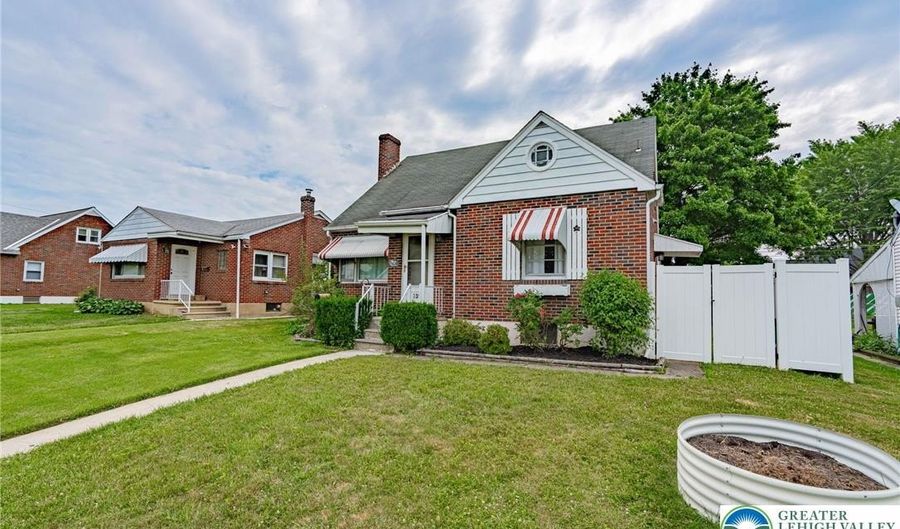 731 N Kearney St, Allentown, PA 18109 - 4 Beds, 2 Bath