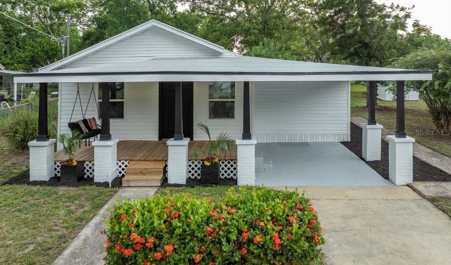 412 OAK St, Auburndale, FL 33823 - 4 Beds, 3 Bath