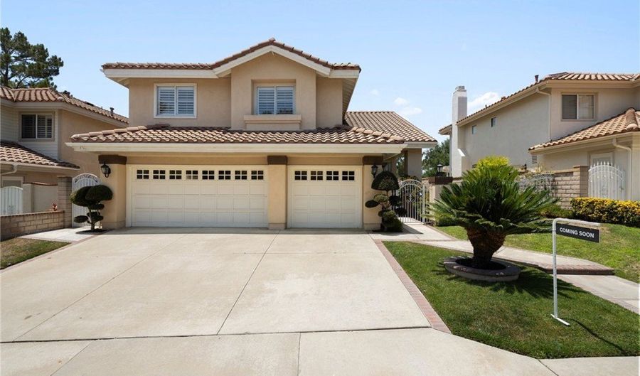 405 S Laureltree Dr, Anaheim, CA 92808 - 4 Beds, 3 Bath