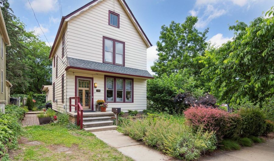 300 3rd St, Ann Arbor, MI 48103 - 3 Beds, 3 Bath
