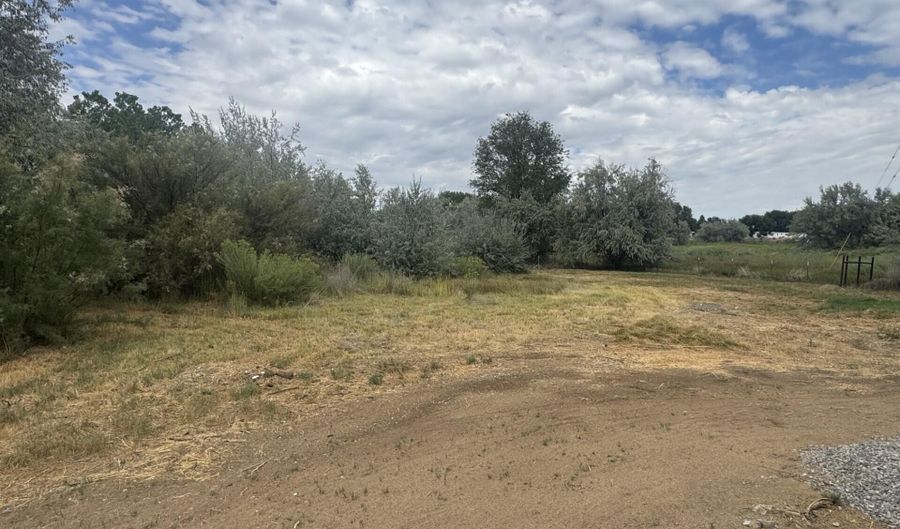 338 E CEDAR Ave, Bloomfield, NM 87413 - 4 Beds, 2 Bath