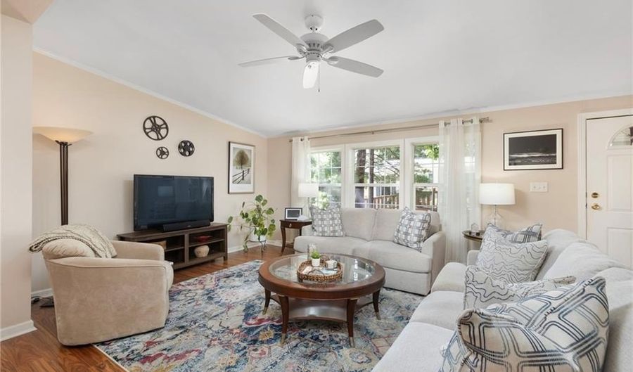 8 King Philip Rd, Coventry, RI 02816 - 2 Beds, 2 Bath