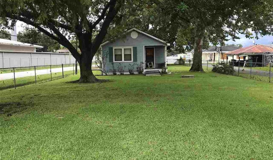 15374 W Main St, Cut Off, LA 70345 - 2 Beds, 1 Bath