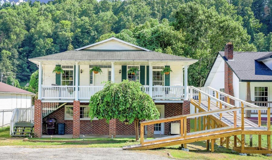 381 North Hwy, Baxter, KY 40806 - 3 Beds, 2 Bath