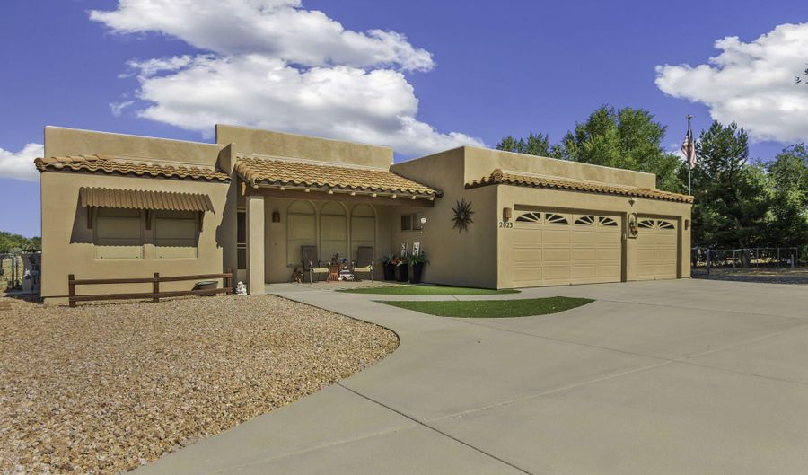 2023 Val Vista Dr, Chino Valley, AZ 86323 - 3 Beds, 3 Bath