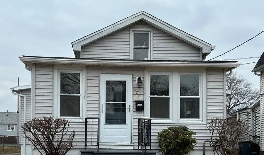 677 2nd Ave, West Haven, CT 06516 - 4 Beds, 1 Bath