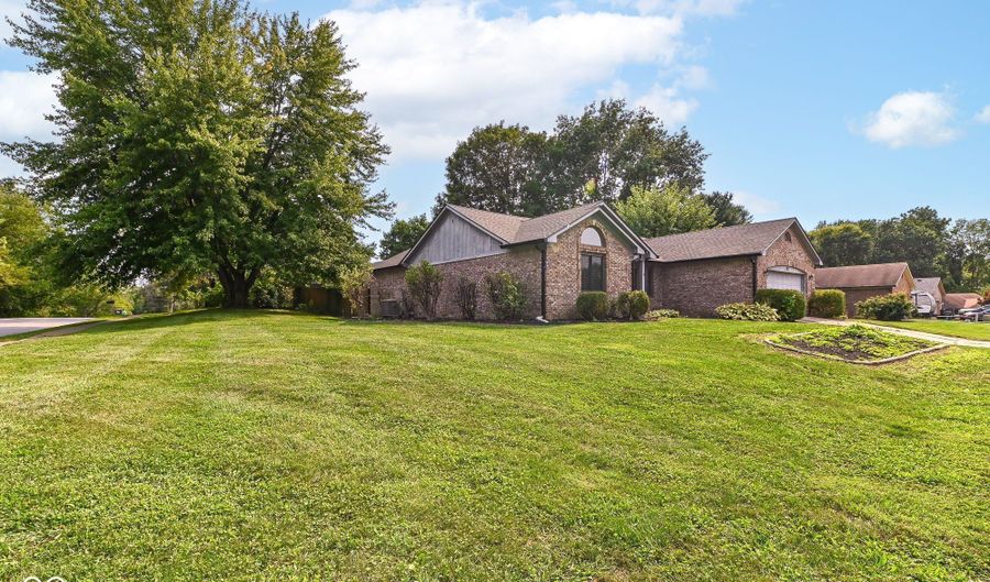 1311 Custer Ct, Indianapolis, IN 46217 - 3 Beds, 2 Bath