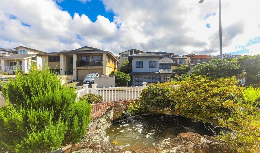 98-812 Kahaea Pl, Aiea, HI 96701 - 5 Beds, 3 Bath