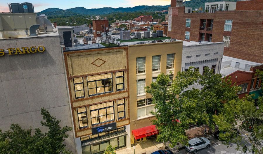 35 Patton Ave 302, Asheville, NC 28801 - 1 Beds, 1 Bath