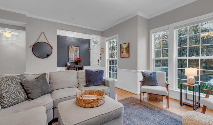 1123 AUGUST Dr, Annapolis, MD 21403 - 4 Beds, 4 Bath