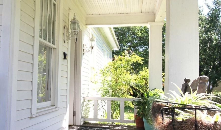 254 Union St, Arnaudville, LA 70512 - 2 Beds, 2 Bath