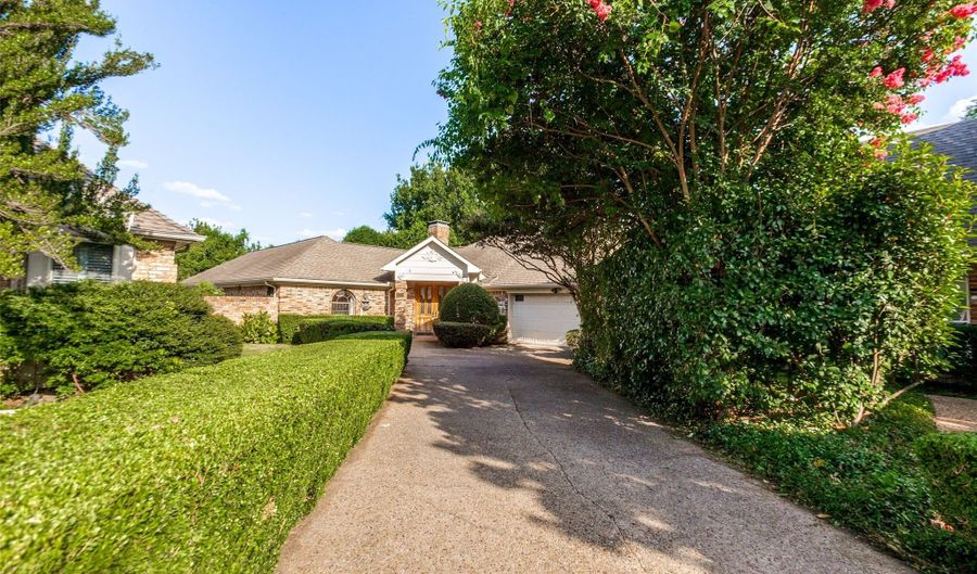 14784 Lochinvar Ct, Addison, TX 75254 - 3 Beds, 3 Bath
