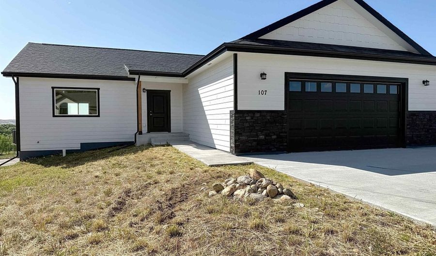 107 Watkins St, Buffalo, WY 82834 - 3 Beds, 2 Bath