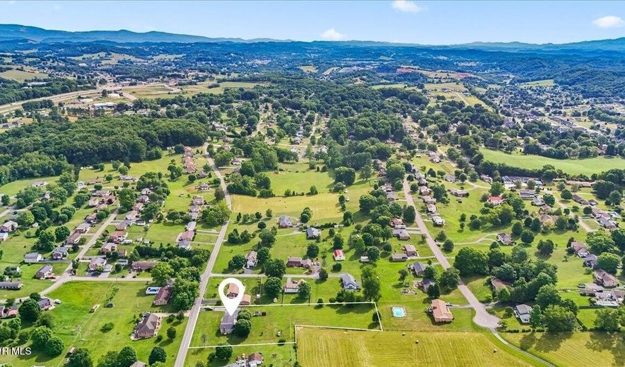 19272 Old Jonesboro Rd, Abingdon, VA 24211 - 3 Beds, 2 Bath