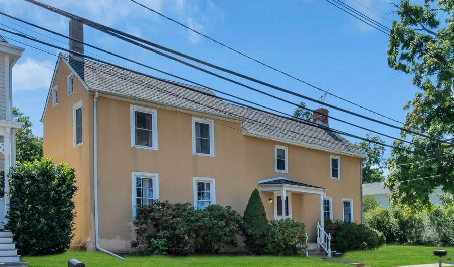 19 High St, Allentown, NJ 08501 - 3 Beds, 2 Bath