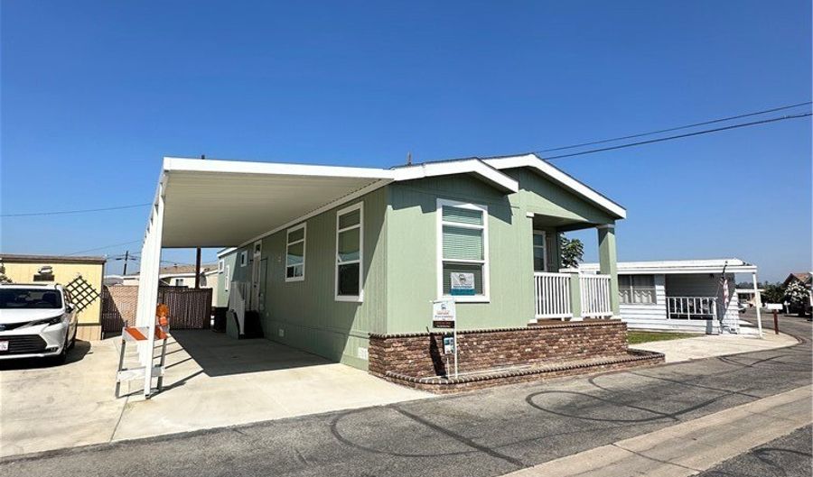 501 E Orangethorpe Ave 31, Anaheim, CA 92801 - 3 Beds, 2 Bath