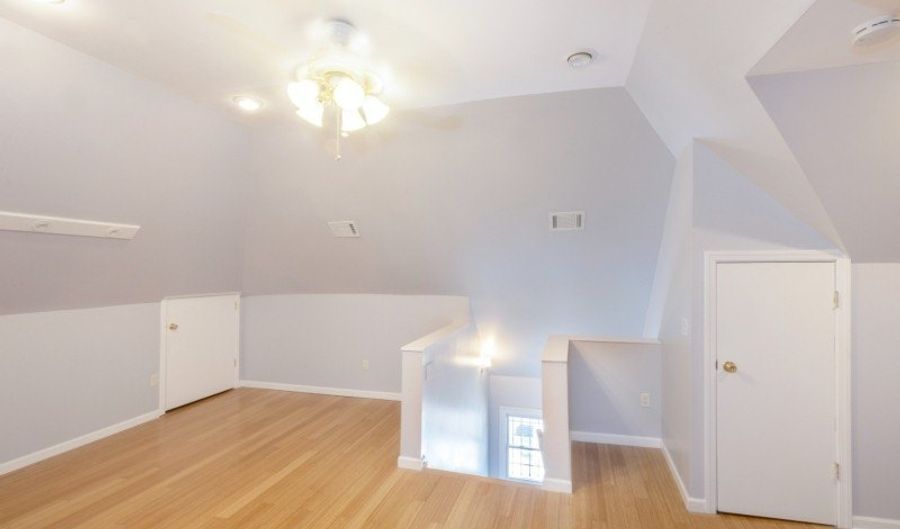 617 Washington Ave, Belleville, NJ 07109 - 2 Beds, 1 Bath