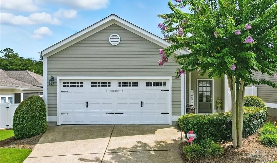 366 Acuba Vw, Woodstock, GA 30188 - 2 Beds, 2 Bath