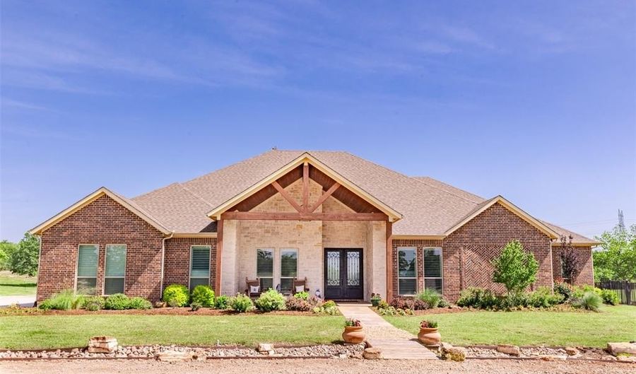 1466 County Road 1270, Alvord, TX 76225 - 3 Beds, 4 Bath