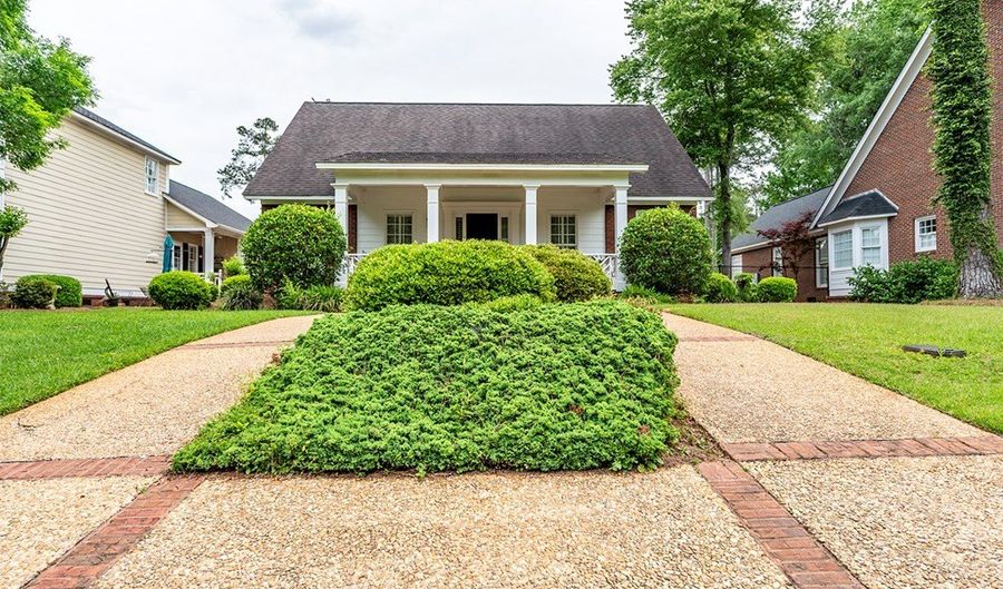 608 Russell Rd, Albany, GA 31707 - 3 Beds, 3 Bath
