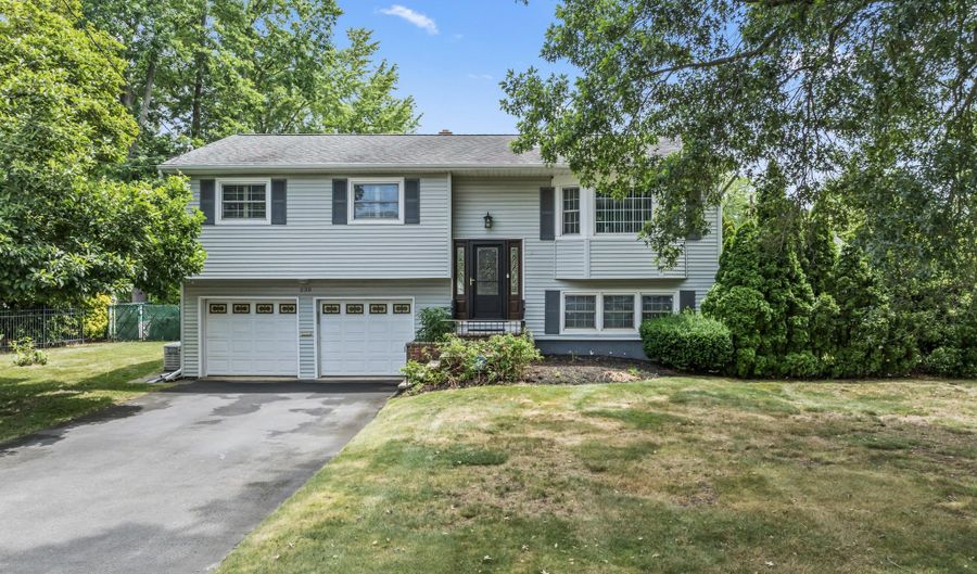 230 Geary Dr, Middletown, NJ 07748 - 3 Beds, 2 Bath