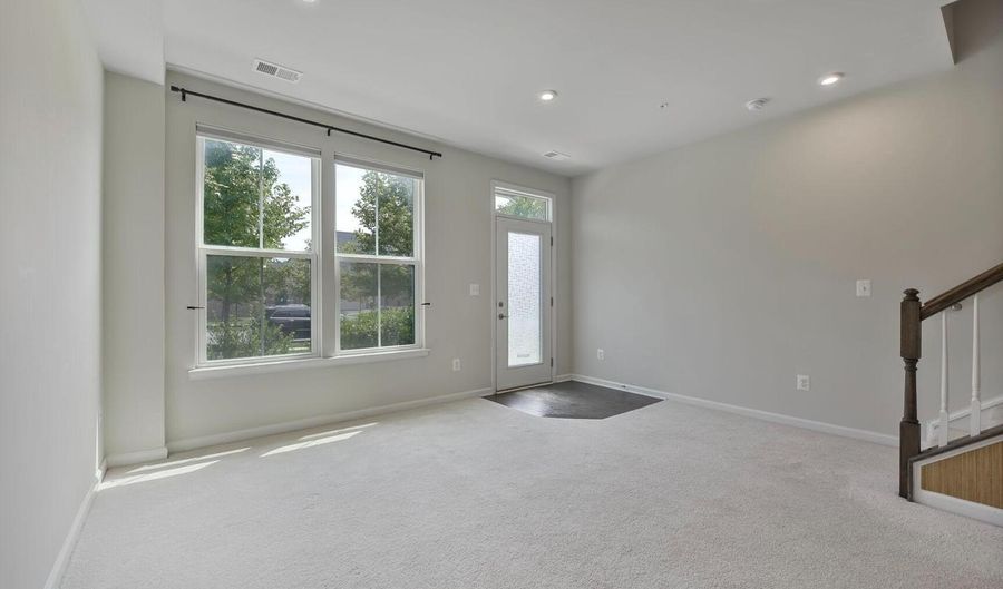 22186 MCCORMICK Ter, Ashburn, VA 20148 - 3 Beds, 5 Bath