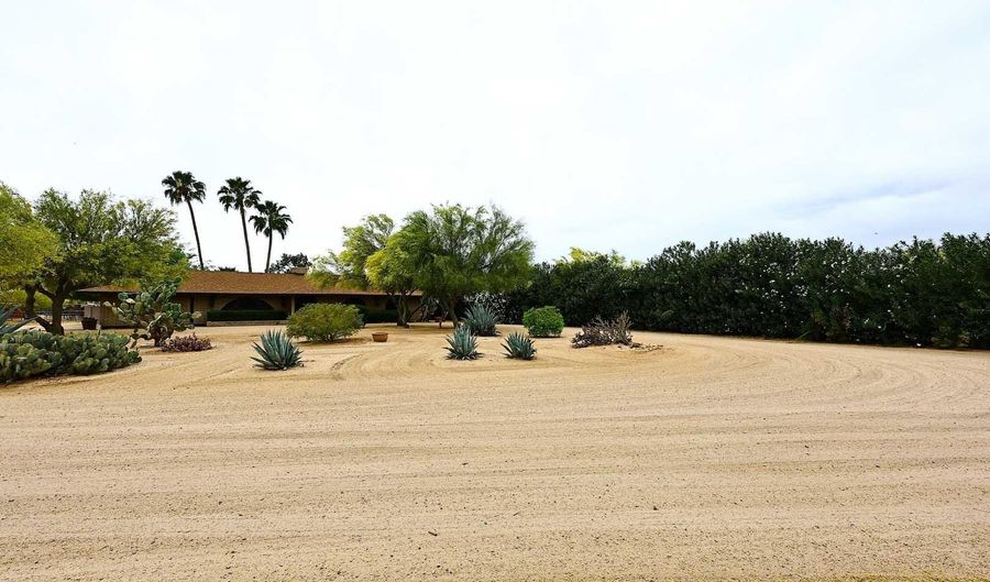 29234 N 53rd St, Cave Creek, AZ 85331 - 3 Beds, 2 Bath