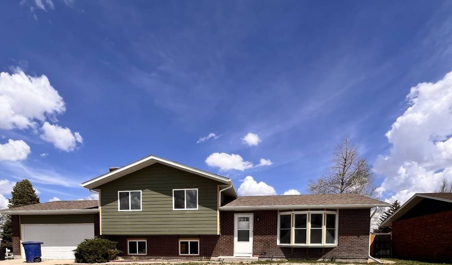 2039 Niobrara Ave, Alliance, NE 69301 - 3 Beds, 2 Bath