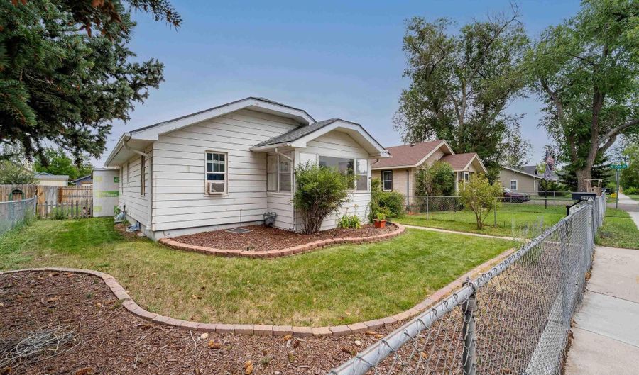 2903 SNYDER Ave, Cheyenne, WY 82001 - 2 Beds, 1 Bath