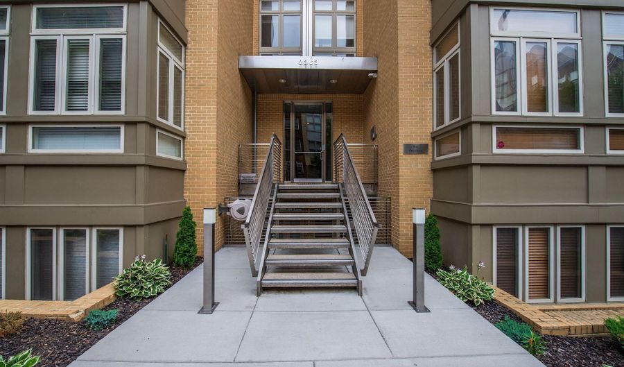 2363 CHAMPLAIN St NW 8, Washington, DC 20009 - 2 Beds, 3 Bath