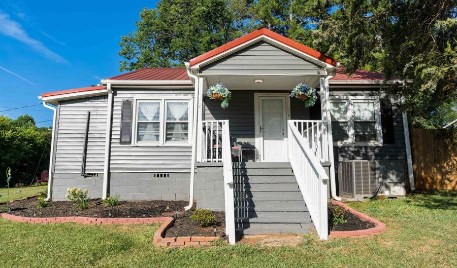 401 N Charleston St, Blacksburg, SC 29702 - 2 Beds, 2 Bath