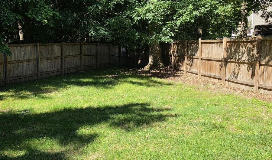 1001 W VIKING Ct, Abingdon, MD 21009 - 3 Beds, 4 Bath