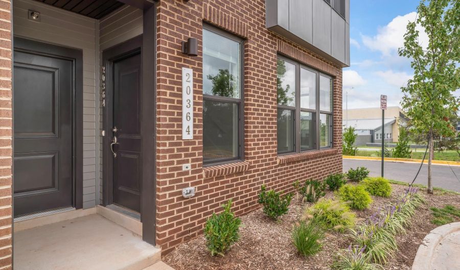20364 NEWFOUNDLAND Sq, Ashburn, VA 20147 - 2 Beds, 3 Bath