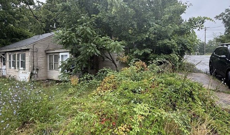 1876 Main St, Athol, MA 01331 - 3 Beds, 1 Bath