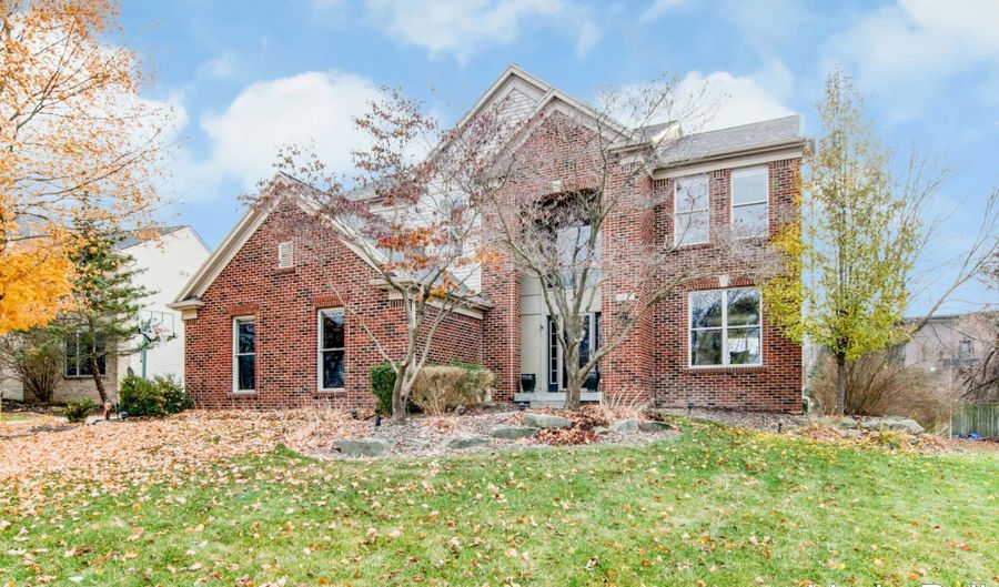 33 Fox Point Ct NE, Ada, MI 49301 - 5 Beds, 4 Bath