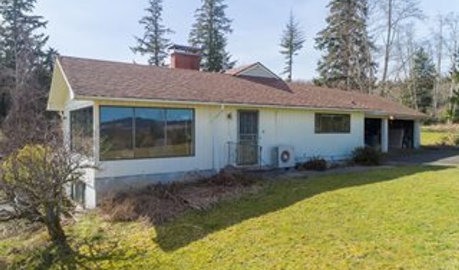 37758 Harrison Ln, Astoria, OR 97103 - 3 Beds, 2 Bath