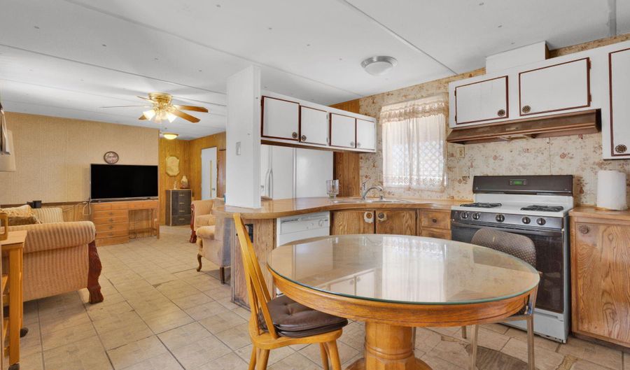 11420 Lee Ave Spc 52, Adelanto, CA 92301 - 2 Beds, 2 Bath