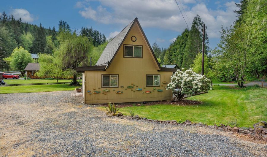 10252 LAKEVIEW Dr, Birkenfeld, OR 97016 - 2 Beds, 1 Bath